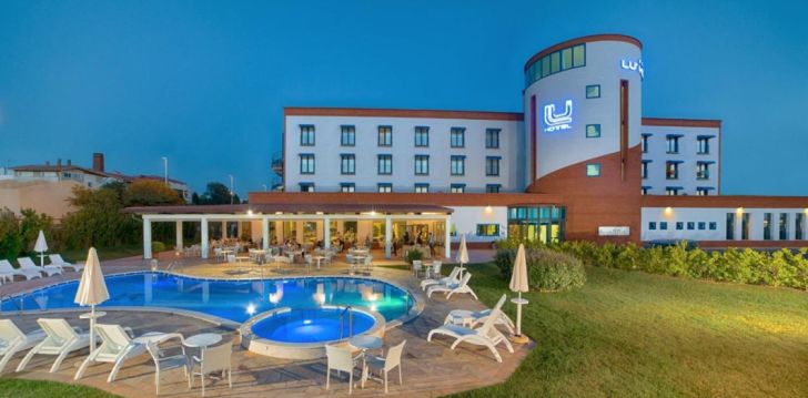 Apsistokite LU HOTEL CARBONIA viešbutyje už gerą kainą. 