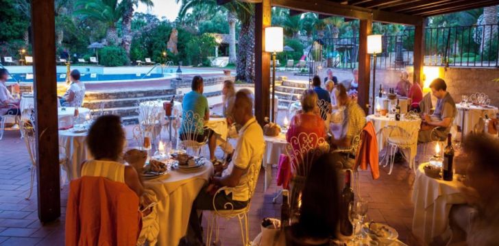 Rinkitės viešbutį COSTA DEI FIORI kelionei į Italija
