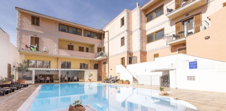 Apsistokite RESIDENCE CRISTAL BLU viešbutyje už gerą kainą.