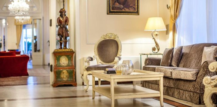 Viešbutis GRAND HOTEL RIMINI įsikūręs Italija.