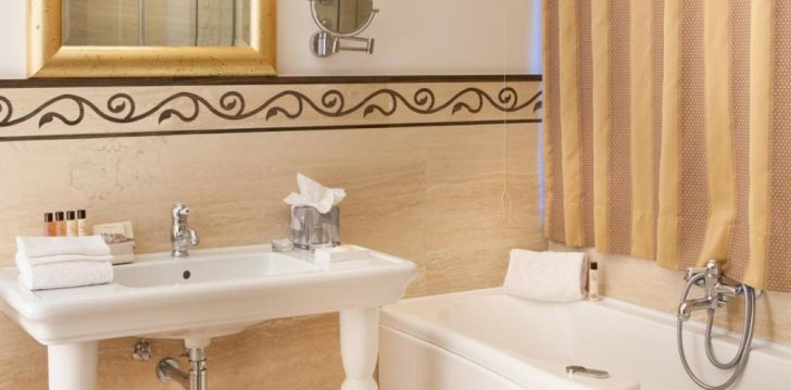 Tavęs laukia poilsis Italija įsikūrusiame GRAND HOTEL RIMINI