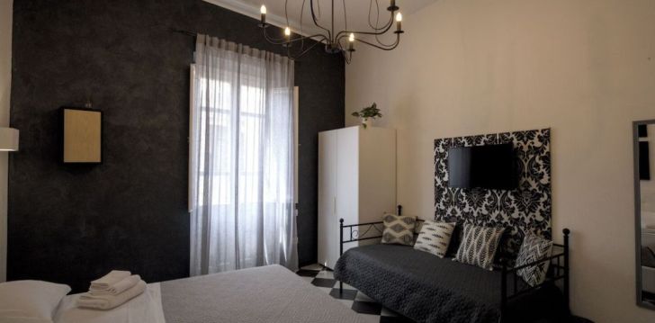 Viešbutis MANÌ ROOMS įsikūręs Italija. 