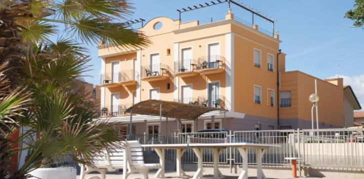Nepraleisk progos pailsėti už gerą kainą - viešbutyje HOTEL HOLIDAY BEACH