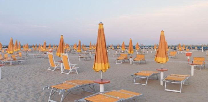 Apgyvendinimas 2* HOTEL HOLIDAY BEACH