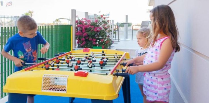 Tavęs laukia poilsis Italija įsikūrusiame HOTEL HOLIDAY BEACH