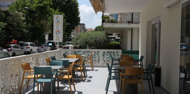Tavęs laukia poilsis Italija įsikūrusiame COLOR HOTEL RIMINI
