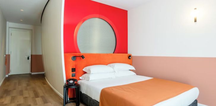 Viešbutis DUOMO HOTEL įsikūręs Italija.