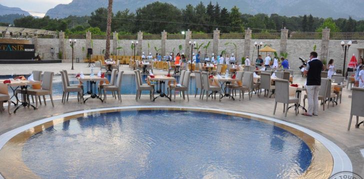 Apsistokite ELAMIR RESORT HOTEL viešbutyje už gerą kainą. 