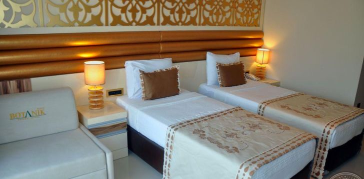 Apsistokite ELAMIR RESORT HOTEL viešbutyje už gerą kainą.