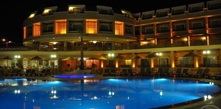 Planuoji kelionę į Turkija? apsistokite 4 viešbutyje ELAMIR RESORT HOTEL.