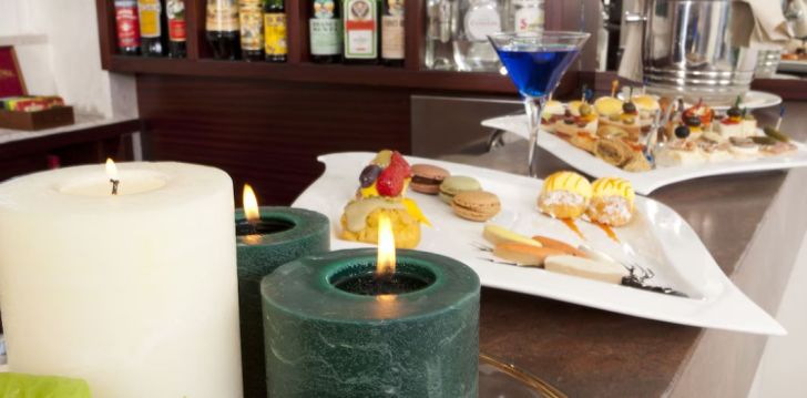 Viešbutis HOTEL DU SOLEIL įsikūręs Italija.