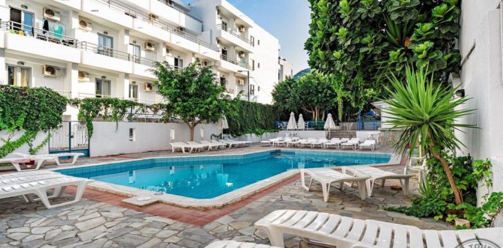 Apsistokite IRO HOTEL viešbutyje už gerą kainą.