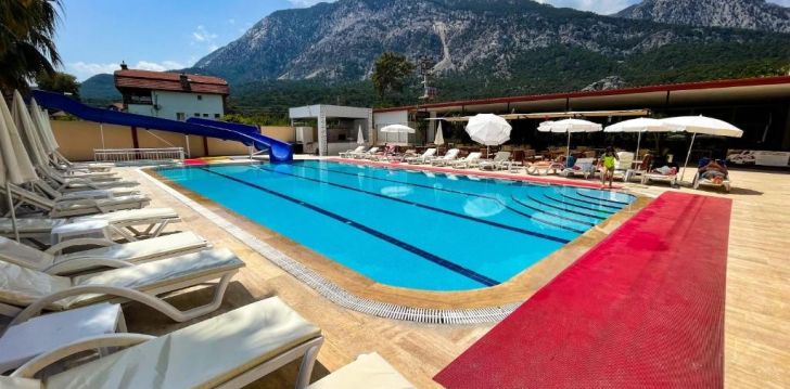 apsistokite CASTLE PARK HOTEL viešbutyje už gerą kainą. 
