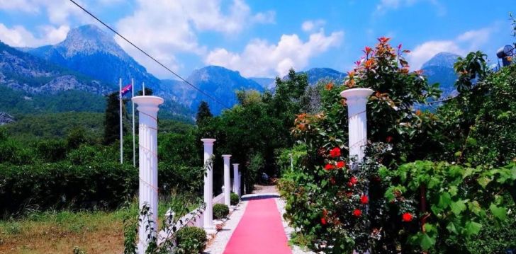 Atsipalaiduokite kalnų apsuptyje CASTLE PARK HOTEL Turkijoje! 7