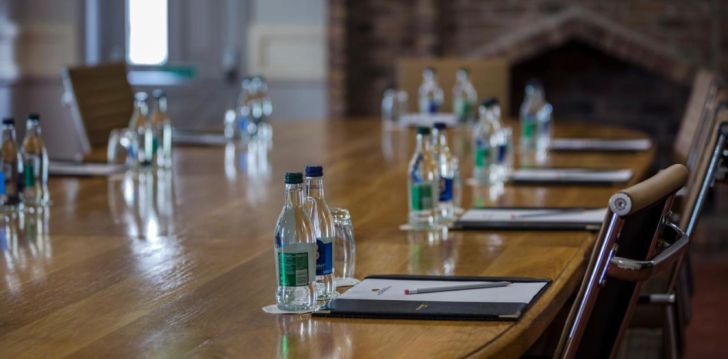 Tavo atostogos prasideda viešbutyje TREACYS OAKWOOD HOTEL