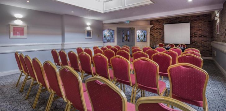 Nepraleisk progos pailsėti už gerą kainą - viešbutyje TREACYS OAKWOOD HOTEL