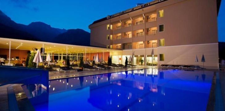 Atsipalaiduokite kalnų apsuptyje CASTLE PARK HOTEL Turkijoje! 3