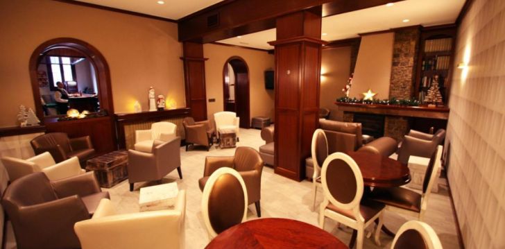 Viešbutis HOTEL PYRÉNÉES įsikūręs Andora.