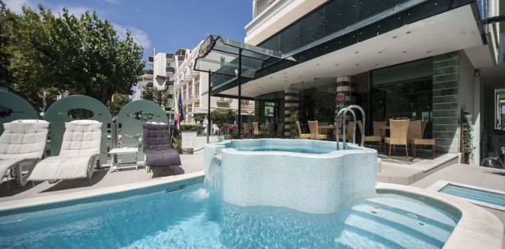 Viešbutis HOTEL LEVANTE RIMINI įsikūręs Italija. 