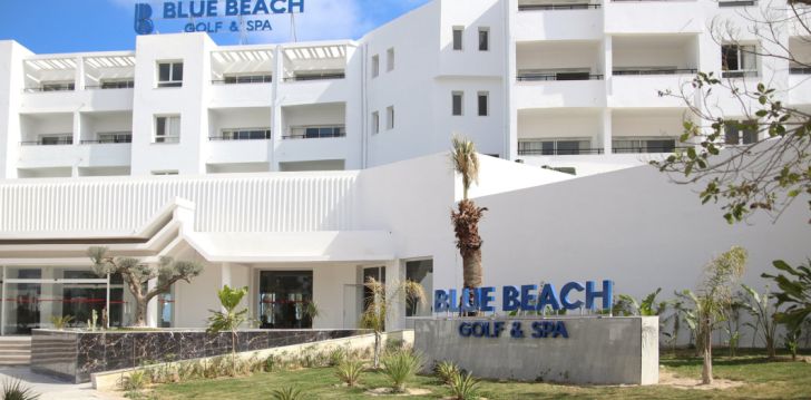 Apsistokite BLUE BEACH GOLF & SPA viešbutyje už gerą kainą.