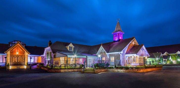 Apsistokite TREACYS OAKWOOD HOTEL viešbutyje už gerą kainą. 