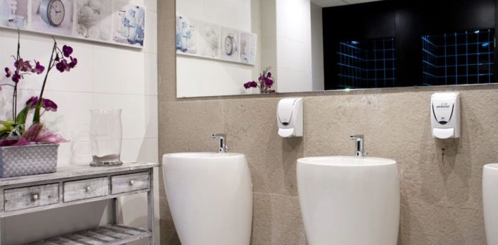 Planuoji kelionę į Ispanija? apsistokite 4 viešbutyje HOTEL EUROPA SPLASH & SPA. 