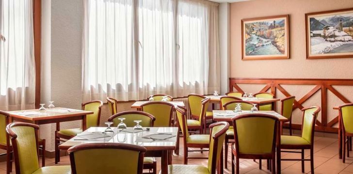 HOTEL SANT JORDI - klientų vertinamas, kaip geras kainos ir kokybės santykis. 