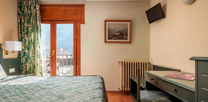 Apsistokite HOTEL SANT JORDI viešbutyje už gerą kainą.