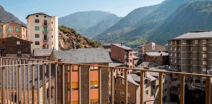 Jaukus viešbutis HOTEL SANT JORDI, jūsų atostogoms