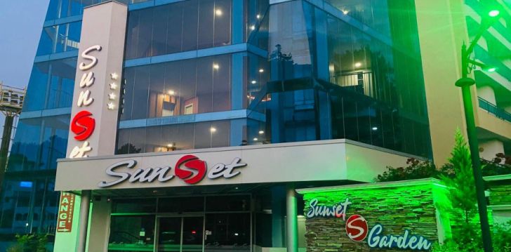 Apsistokite SUNSET HOTEL viešbutyje už gerą kainą.