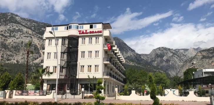 Apsistokite TAL BEACH HOTEL viešbutyje už gerą kainą. 