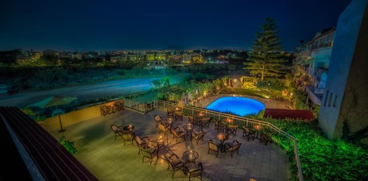 Planuoji kelionę į Graikija? apsistokite 3 viešbutyje ROXANI HOTEL.