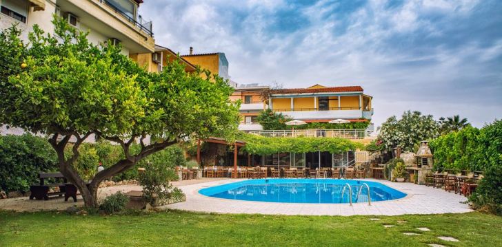 Apsistokite ROXANI HOTEL viešbutyje už gerą kainą. 