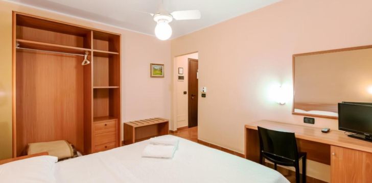 Viešbutis HOTEL CASTELLO TORINO įsikūręs Italija.