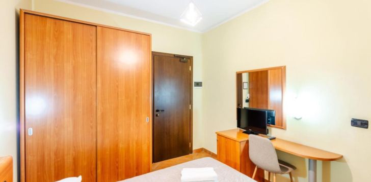 Viešbutis HOTEL CASTELLO TORINO įsikūręs Italija.