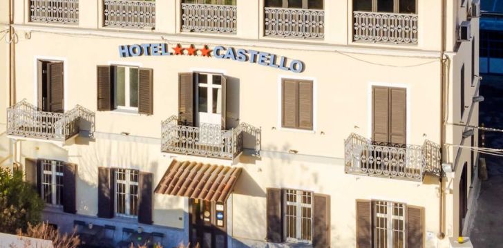 Viešbutis HOTEL CASTELLO TORINO įsikūręs Italija. 