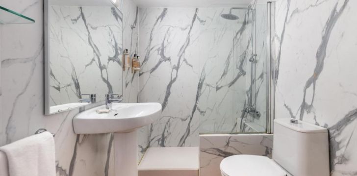 Apgyvendinimas 3* HOTEL LEOPARDI