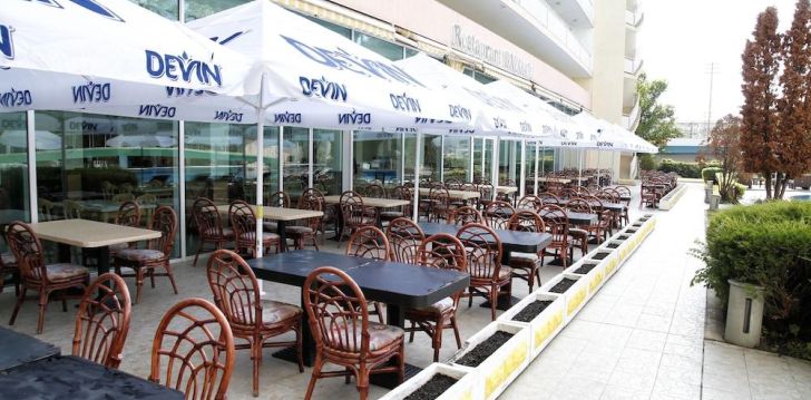 Apsistokite GRAND HOTEL NIRVANA viešbutyje už gerą kainą.
