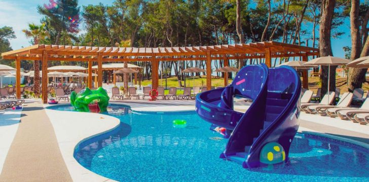 AZUL BEACH RESORT MONTENEGRO BY KARISMA - klientų vertinamas, kaip geras kainos ir kokybės santykis.