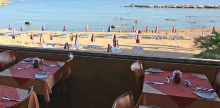 CORALLIA BEACH HOTEL APTS - klientų vertinamas, kaip geras kainos ir kokybės santykis.