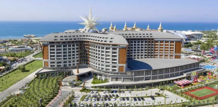 Didelę teritoriją ir daugybę pramogų turintis Turkijos 5* viešbutis ROYAL SEGINUS 1