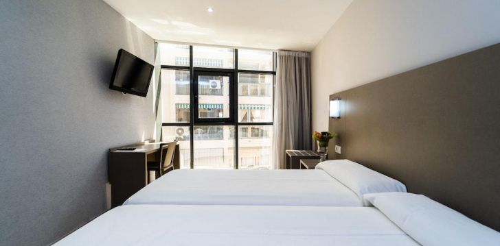 Viešbutis MONTESOL HOTEL įsikūręs Ispanija.
