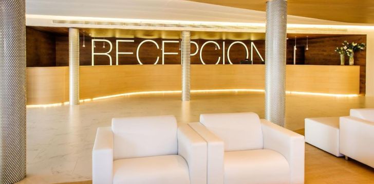 Rinkitės viešbutį HOTEL CARLOS I kelionei į Ispanija