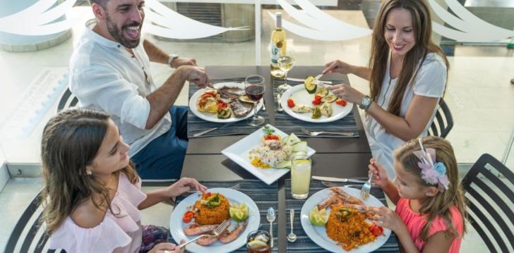 Apsistokite VILLA DEL MAR viešbutyje už gerą kainą.
