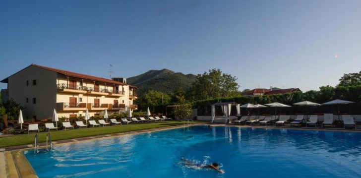 Geras kainos ir kokybės santykis atostogoms - viešbutis MONT HELMOS HOTEL