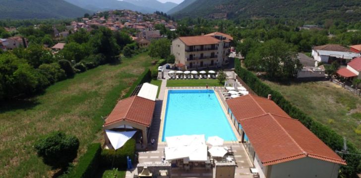 Geras kainos ir kokybės santykis atostogoms - viešbutis MONT HELMOS HOTEL