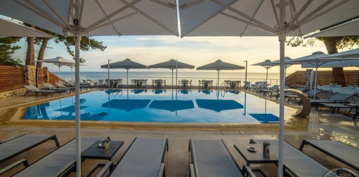 Viešbutis HOTEL POSEIDON įsikūręs Graikija.