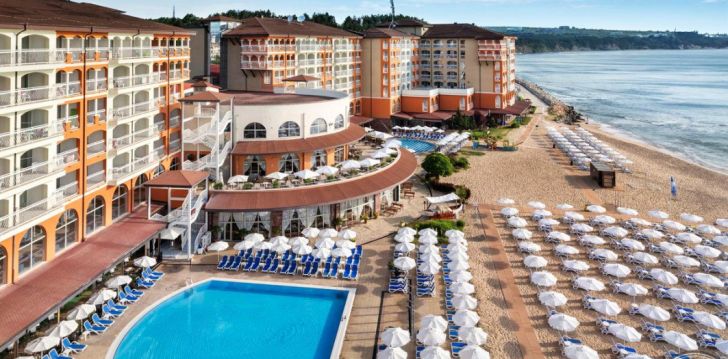 Apsistokite SOL LUNA BAY RESORT viešbutyje už gerą kainą. 