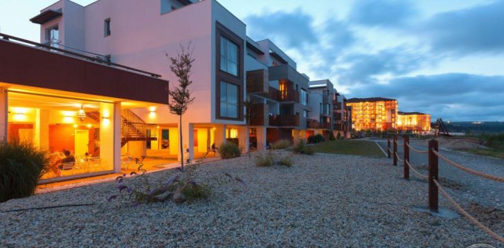 Apsistokite SOL LUNA BAY RESORT viešbutyje už gerą kainą.
