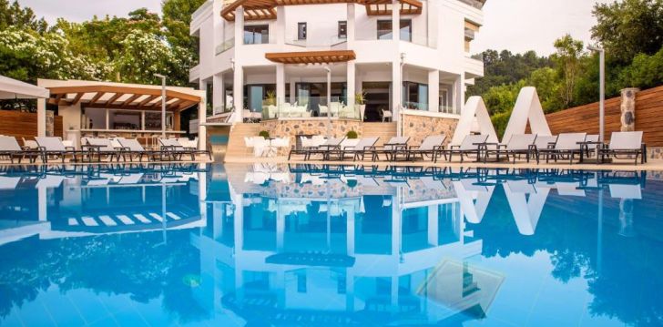 Viešbutis HOTEL POSEIDON įsikūręs Graikija. 